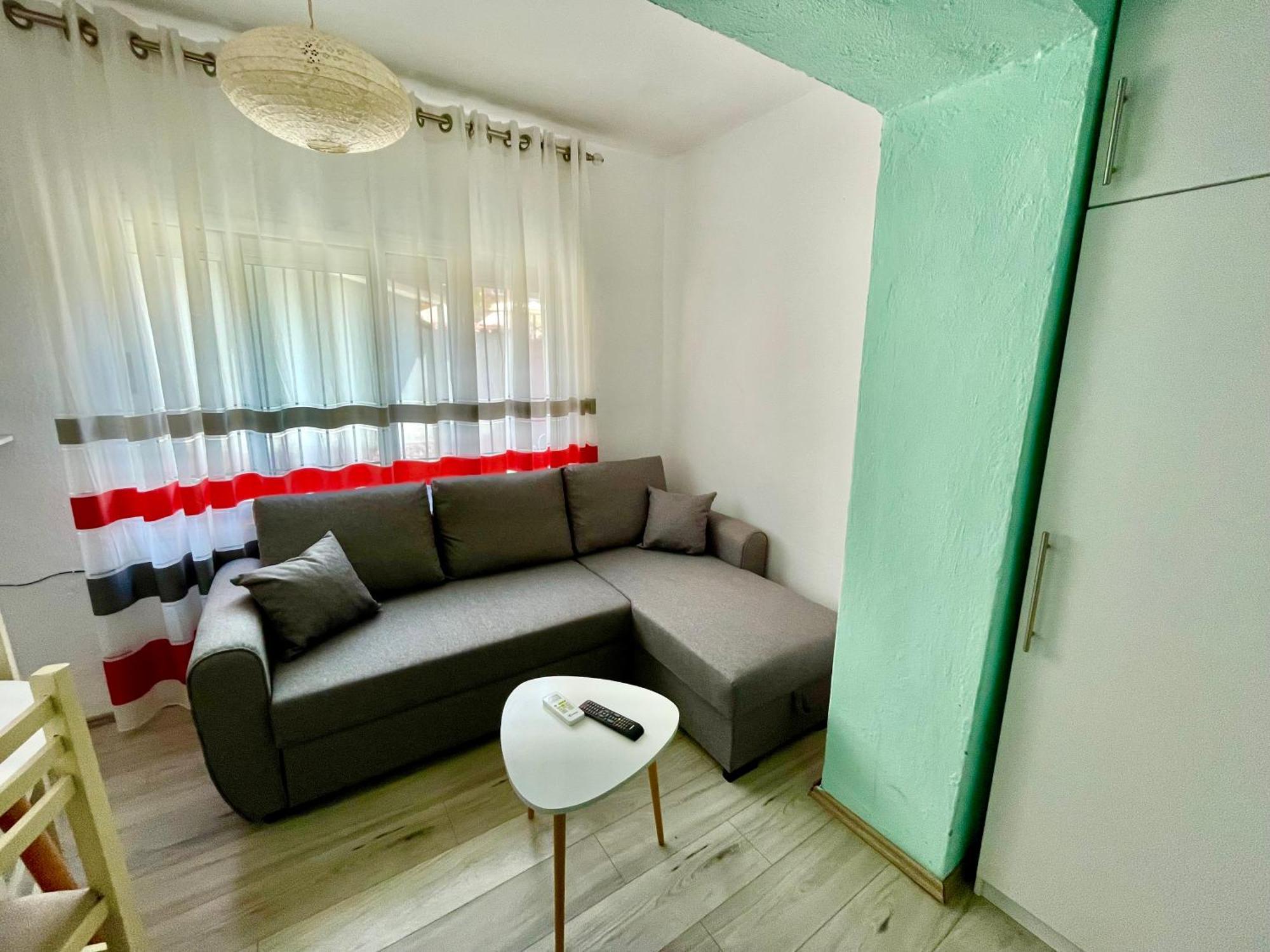 Superb Studio Apartment Near To The City Center Tirana Exterior photo